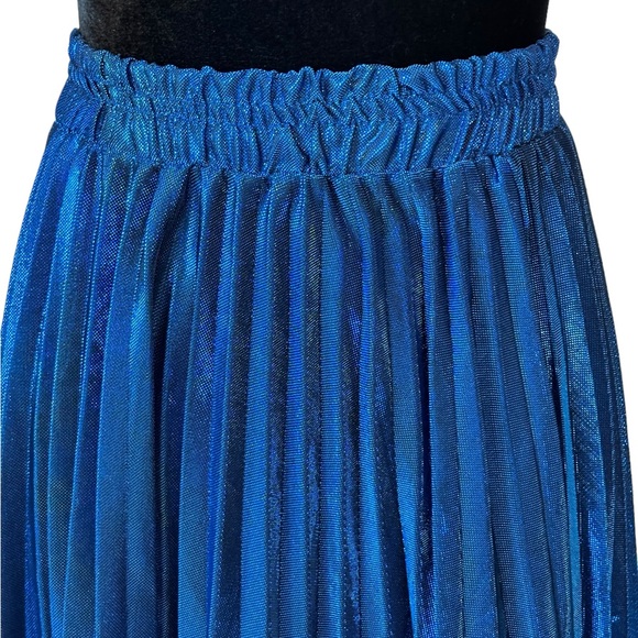 The SAVONNA Metallic Full Skirt - Picture 11 of 15